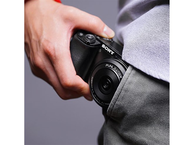 19,800円から、ミラーレス用ボディキャップレンズ「CAPLENS 18mm f/8.0