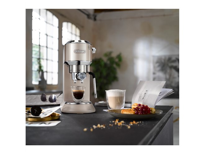 デロンギ、ラテアートに適したフォームミルクを作れるエスプレッソ