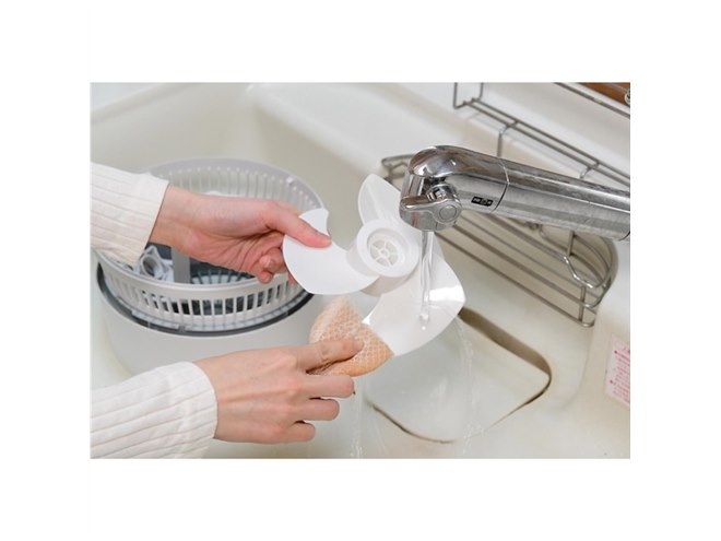 山善、部屋干しの洗濯物を効率的に乾燥できる衣類乾燥除湿機＆DC