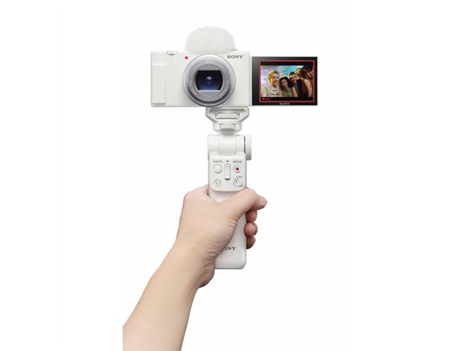 ソニー、18-50mm相当ズームレンズ搭載のVlog撮影向けカメラ「VLOGCAM