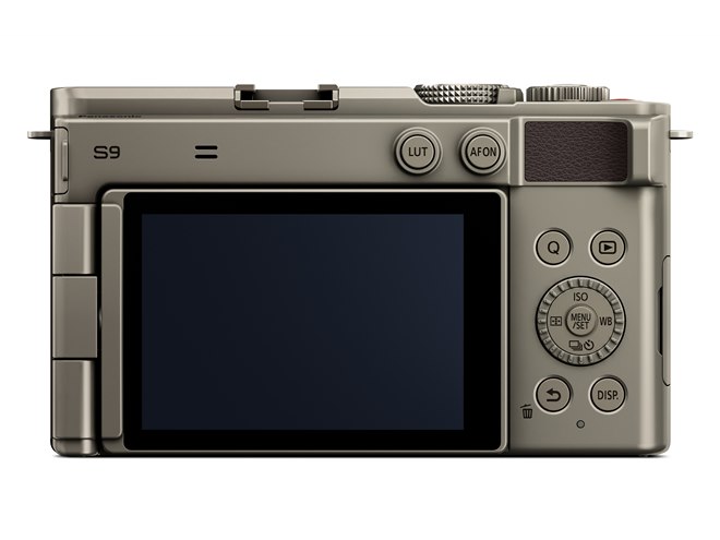 パナソニック、「LUMIX S9」の広角ズームレンズキットに新色チタン