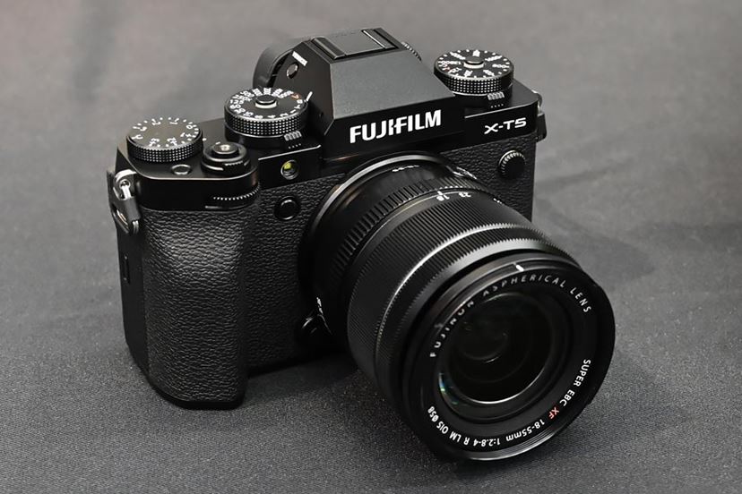 小型・軽量な4000万画素機！ 富士フイルム「X-T5」はファン歓喜の原点