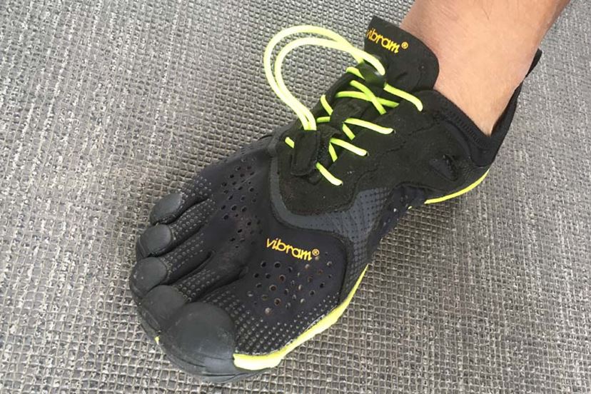 裸足感覚の5本指シューズVibram Five Fingers「V-Run」が脚の力を