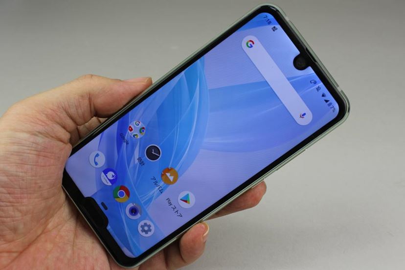 今だから注目すべきコンパクトスマホ「AQUOS R2 compact」レビュー