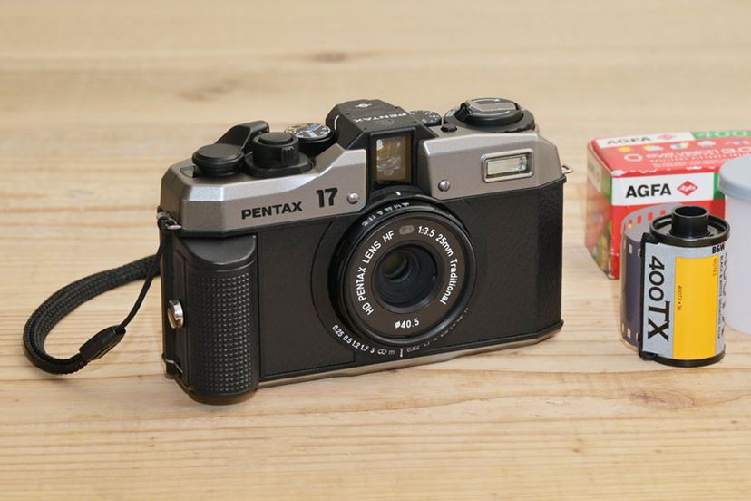 温故知新の新型フィルムカメラ「PENTAX 17」で写真撮影の醍醐味を