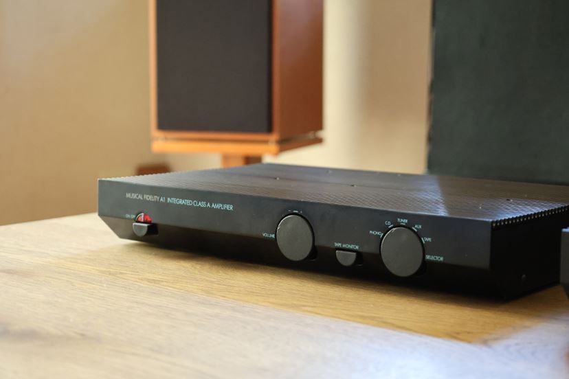 これがA級アンプの魔力！ 復活したプリメイン「A1」がアツくてエモい