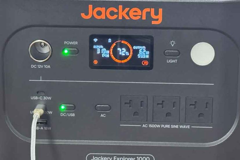 大容量と持ち運びやすさを両立！ Jackery「ポータブル電源 1000 New JE