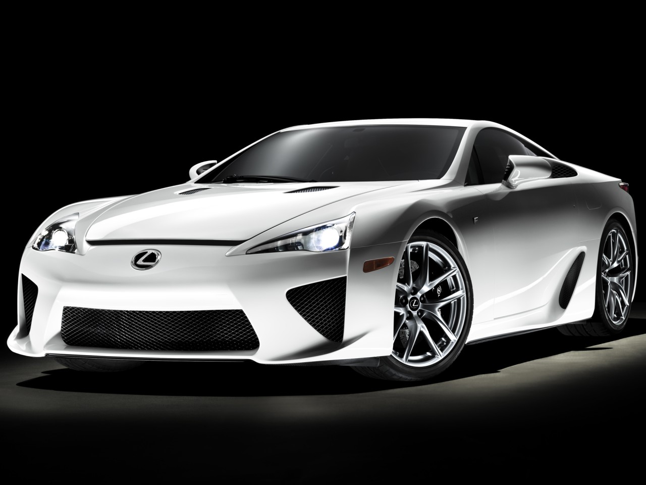 レクサス LFAの価格・新型情報・グレード諸元 価格.com