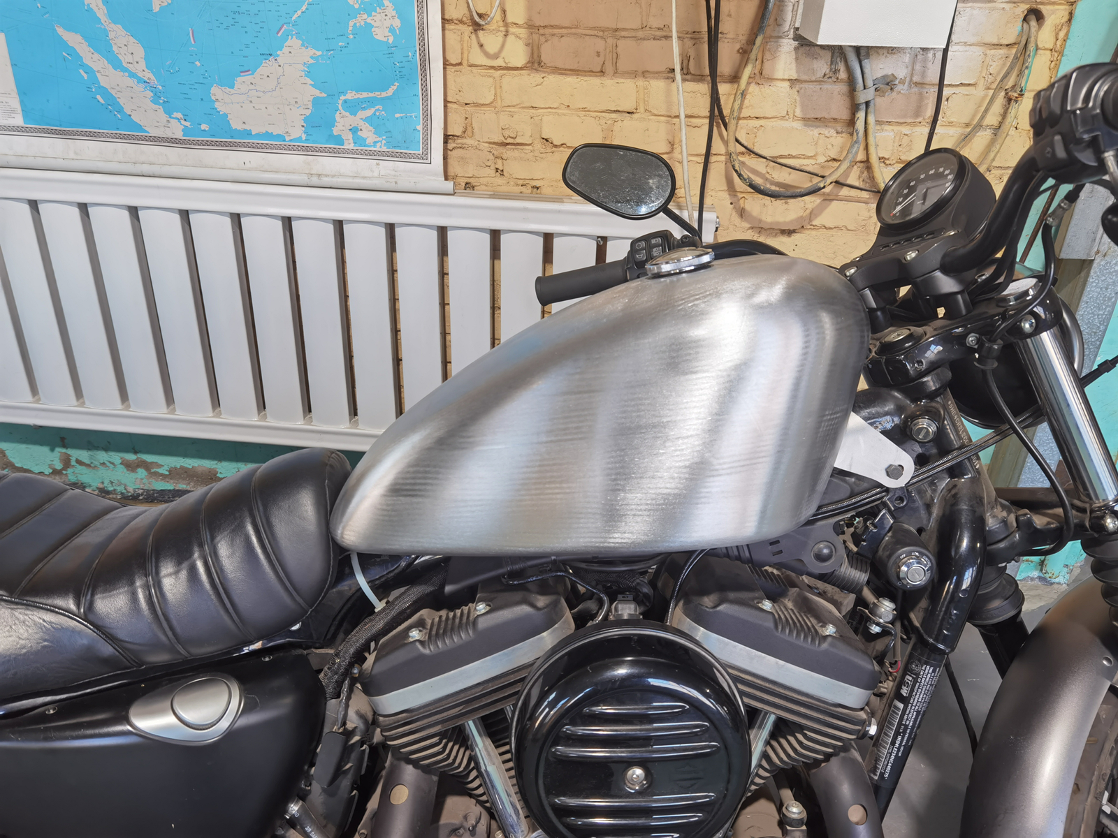 Motorcycle Large Capacity Fuel Tank 19L For Harley Sportster