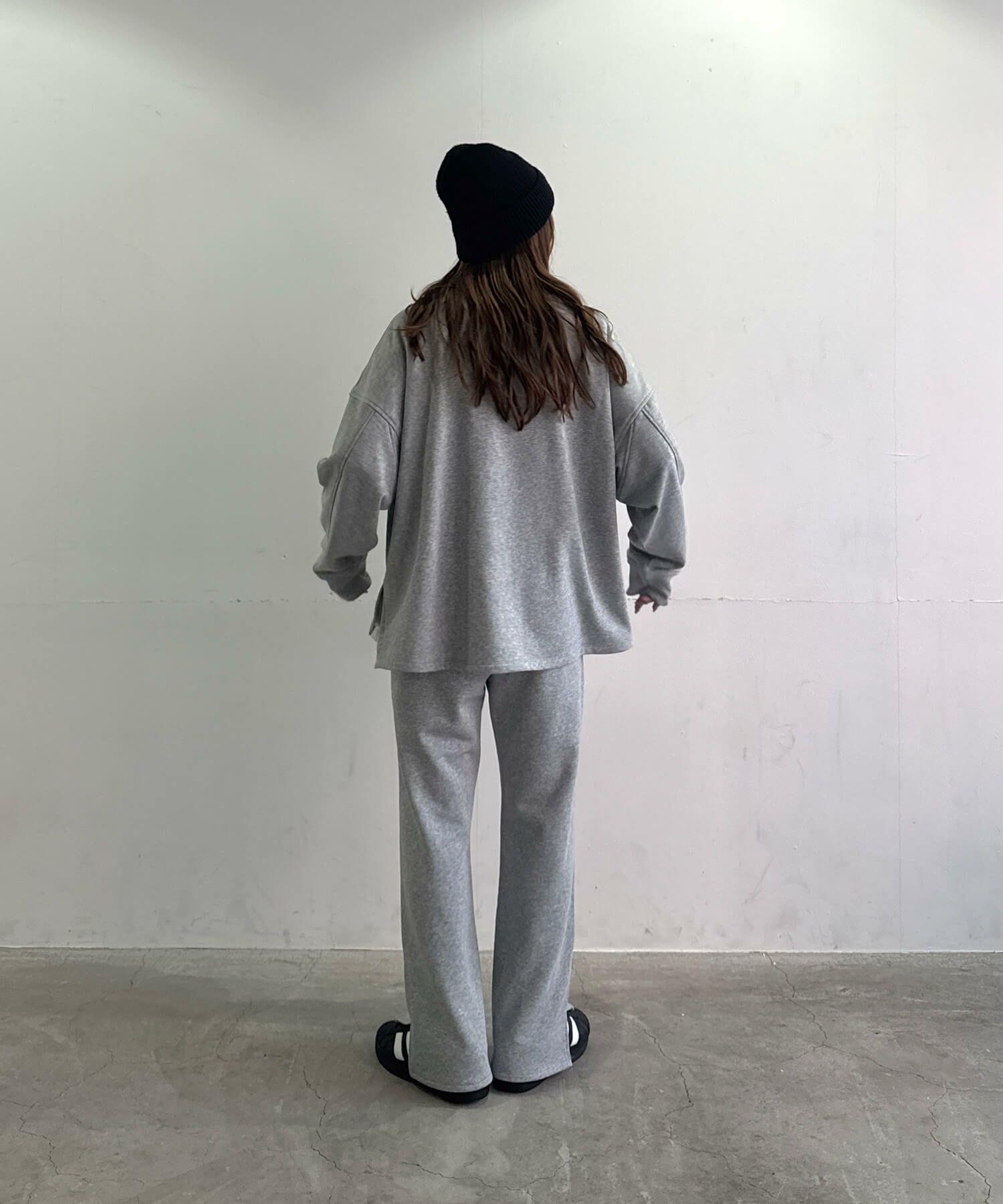 オリジナル刺繍ロゴスウェットパンツ | Embroidery logo slit pants