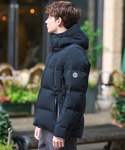 700フィルパワー／高品質ダウン／Safari12月号