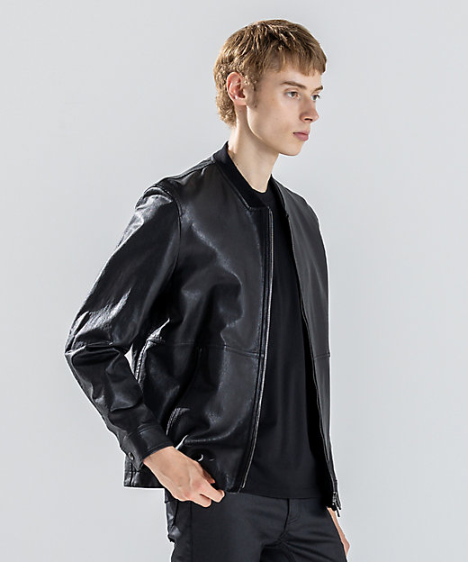 新素材【シャツ感覚で羽織れる軽さ】シュリンクエアレザー ブルゾン