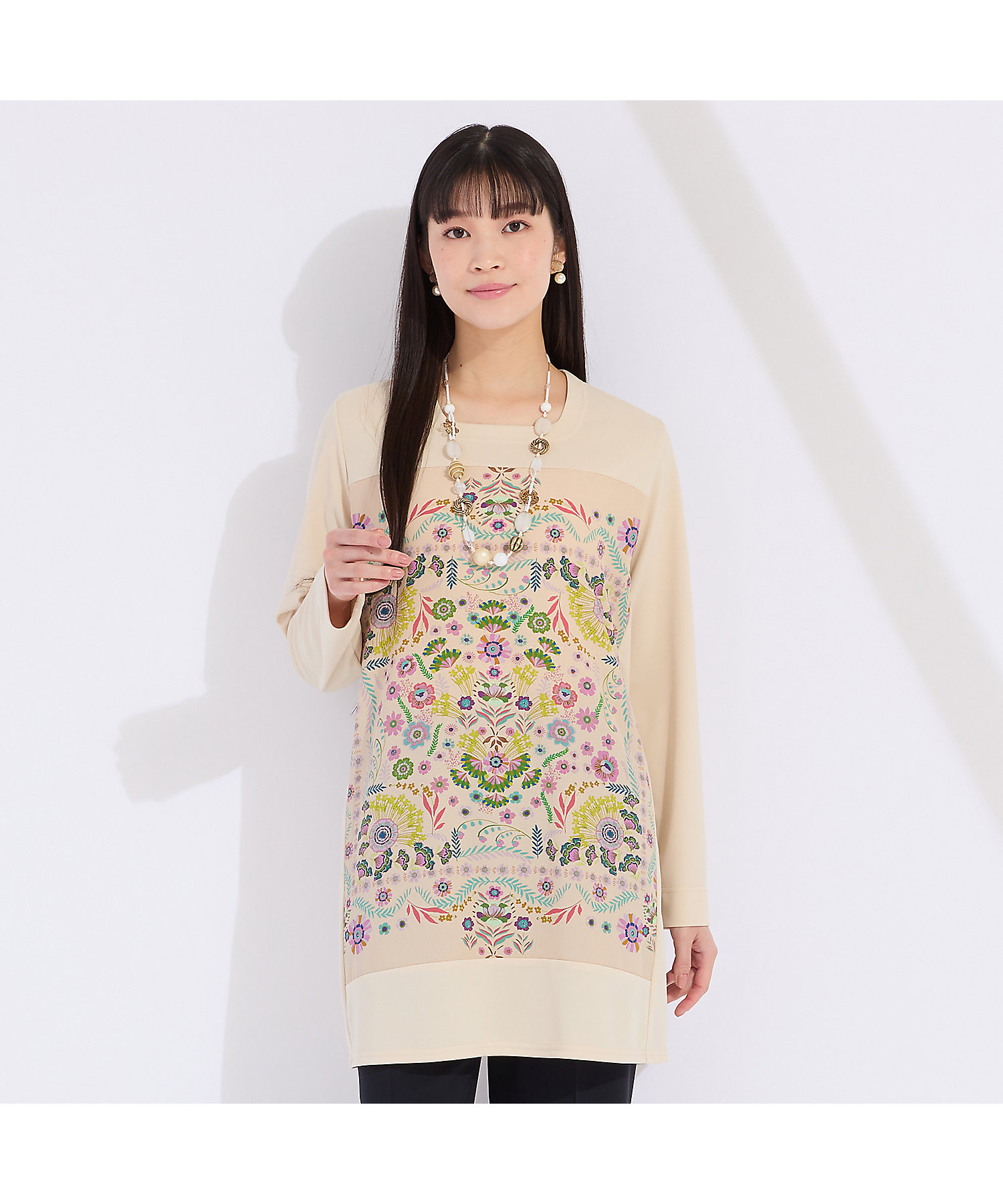 フラワープリント配色使いチュニック（50122502） | Liliane