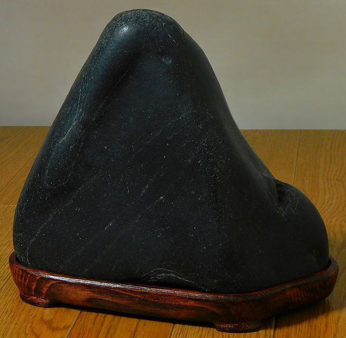 緋山酔恭「山水石美術館」 全国の水石・美石を紹介 『抽象石・心象石』