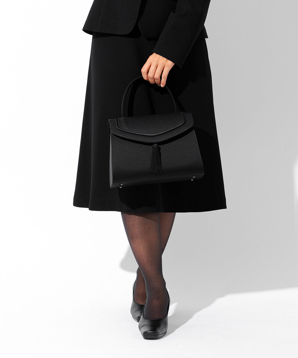 タッセル付き博多織フォーマルバッグ