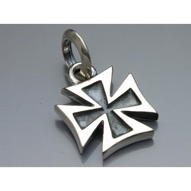 DEAL DESIGN（ディールデザイン） アイアンクロススモール ペンダント