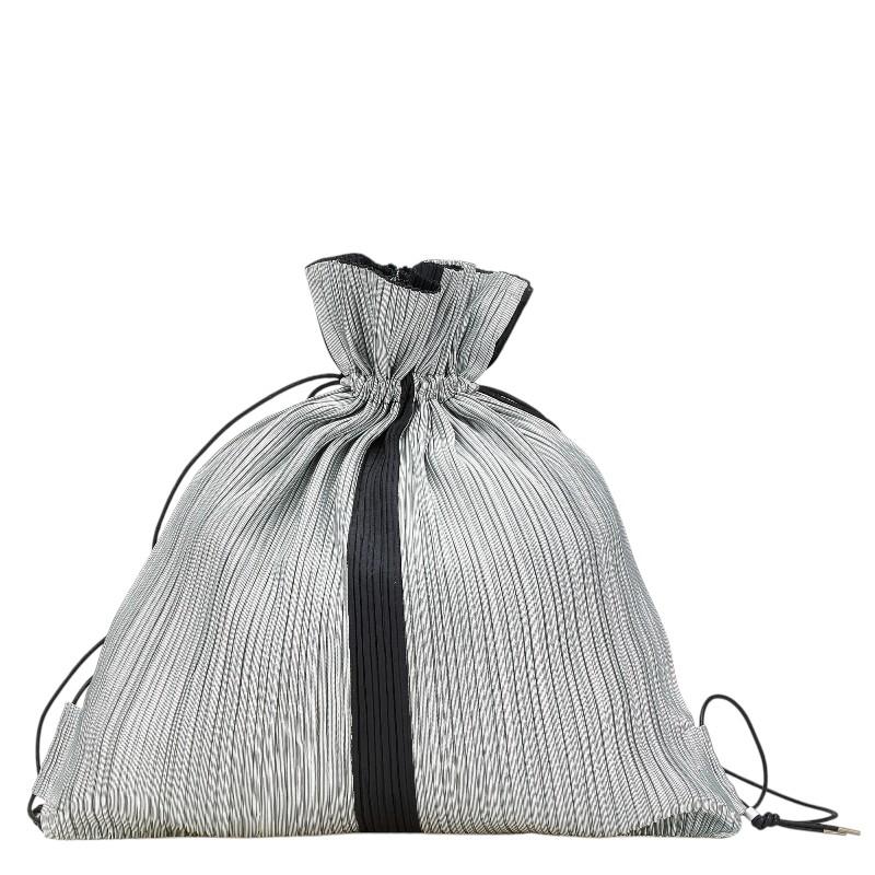 ISSEY MIYAKE（イッセイミヤケ） プリーツ 巾着 リュック バックパック