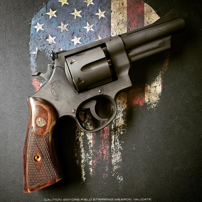 ☆アルタモント S&W Nフレーム スクエアバット用 木製グリップ