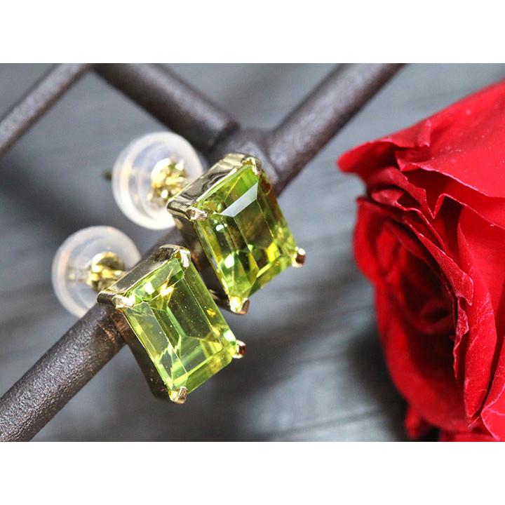 ペリドット 角エメラルドカットの一粒 K18YGゴールドピアス スタッド
