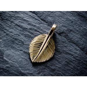 FIRST ARROW's（ファーストアローズ） K18付 平打12mm カラ草彫り