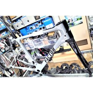 TNI 新品 gan well GW-P1000カーボン&アルミ製 ピストフレーム : Hyaku