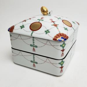 其泉窯 有田焼 春秋文 三段重（小）| 陶器 ミニ 重箱 3段 和食器