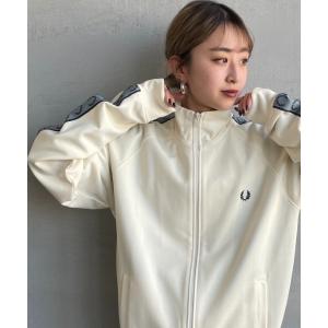 FRED PERRY（フレッドペリー） ジャージ Cropped Taped Track Jacket