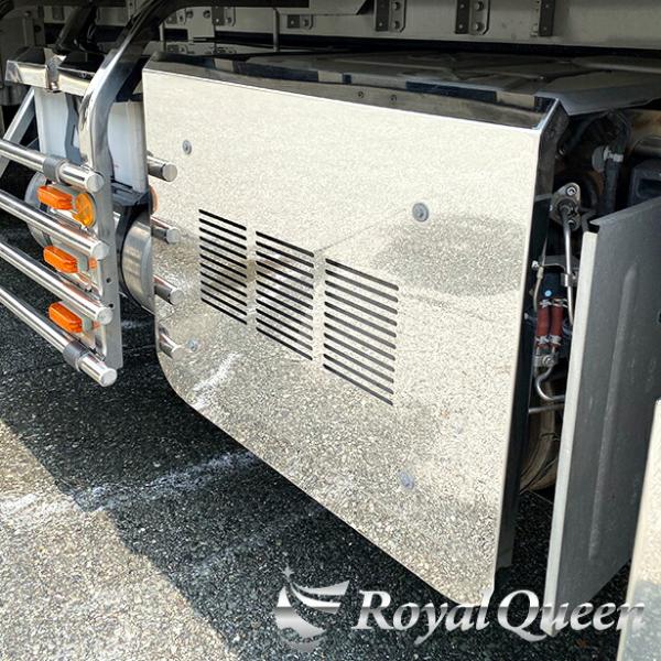 UD TRUCKS 17クオン/パーフェクトクオン 4軸用 マフラーカバー タイプA