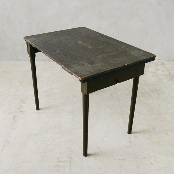 waiper_gi-wood-table