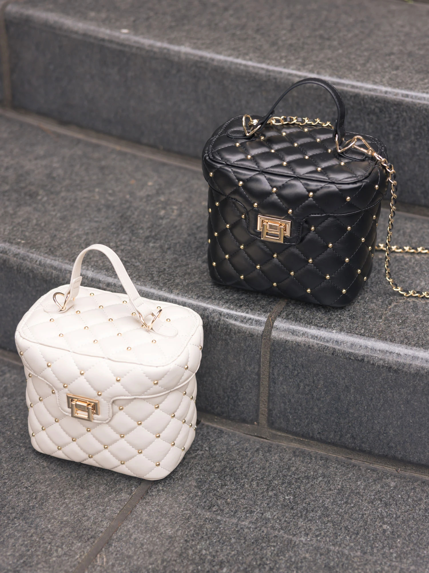 LIP SERVICE（リップサービス）｜ キルティングスタッズバニティバッグ