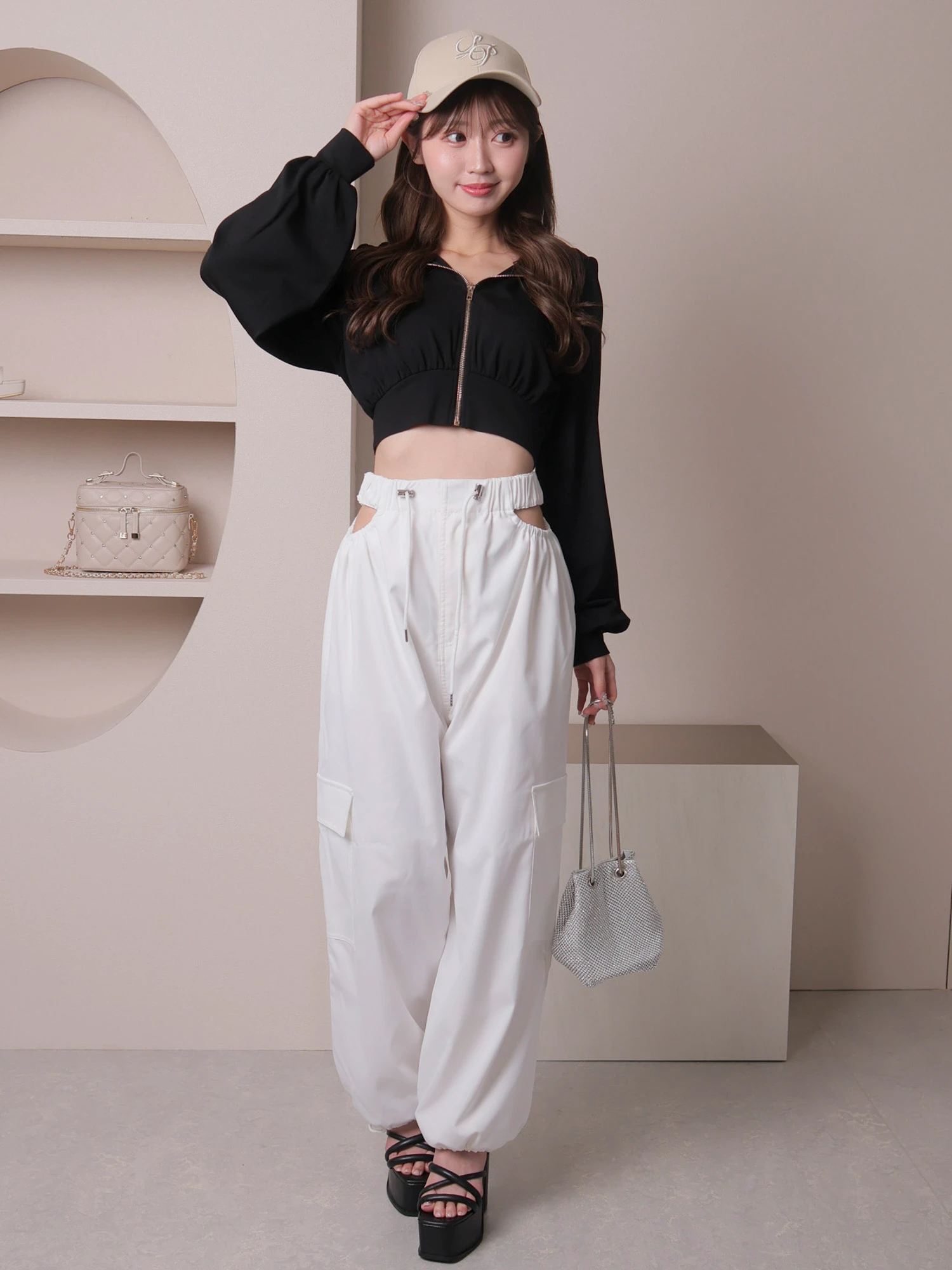 LIP SERVICE（リップサービス）｜ クロップドカットパーカー アイテム