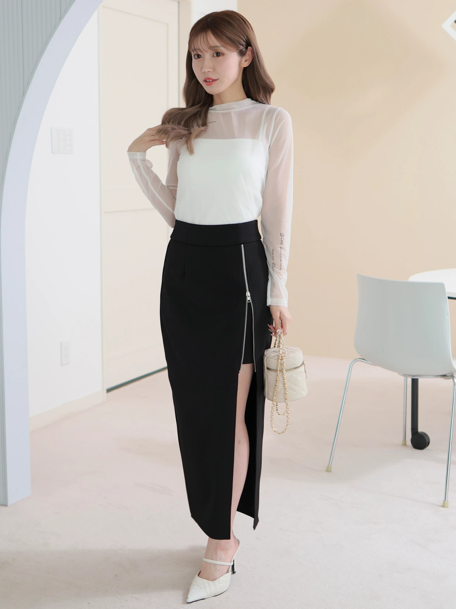 LIP SERVICE（リップサービス）｜ ZIPスリットポンチタイトスカート