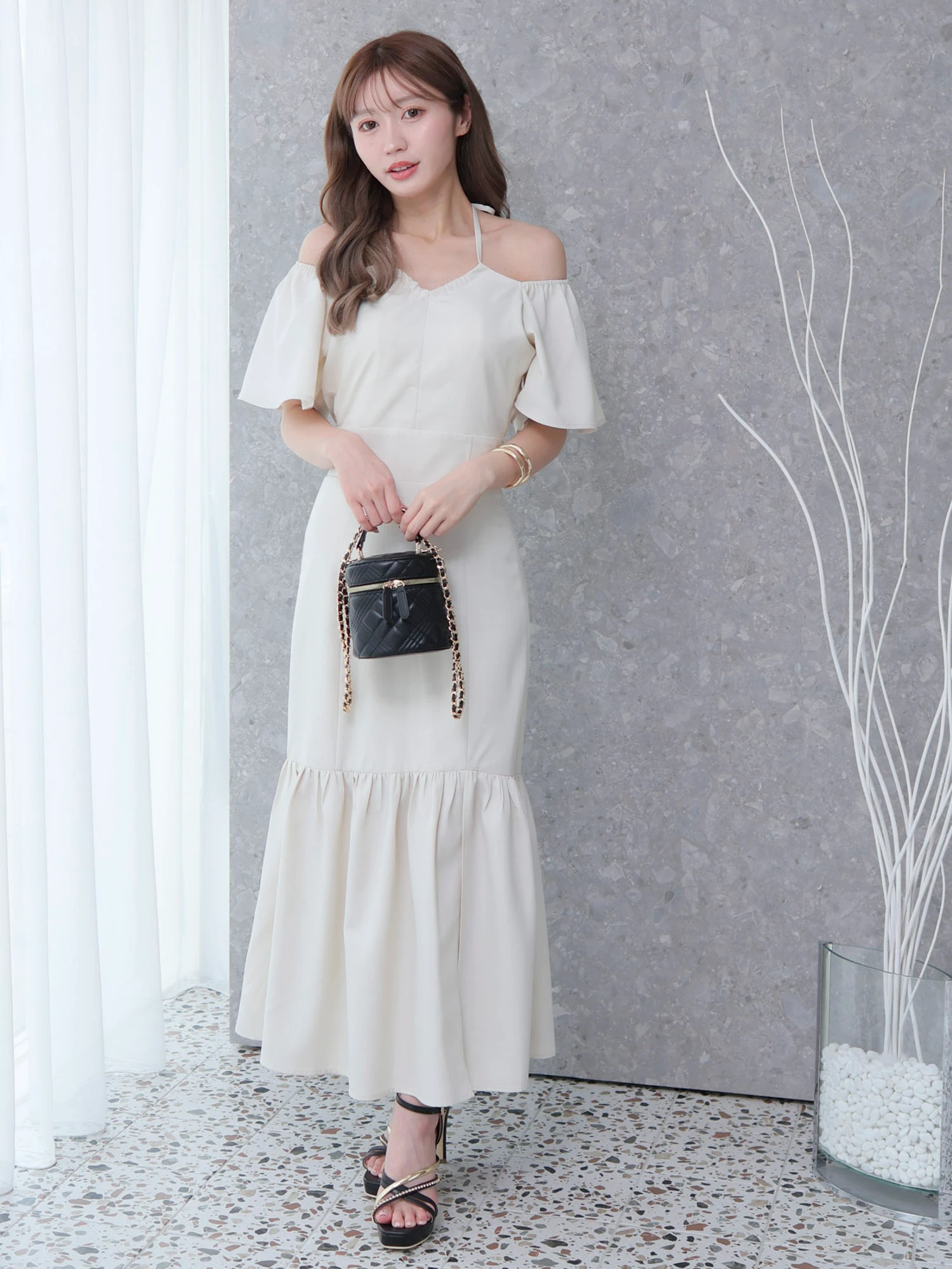 ぴぴジュエルズビーズ刺繍 ホワイト サテン スリップドレス ぴぴ