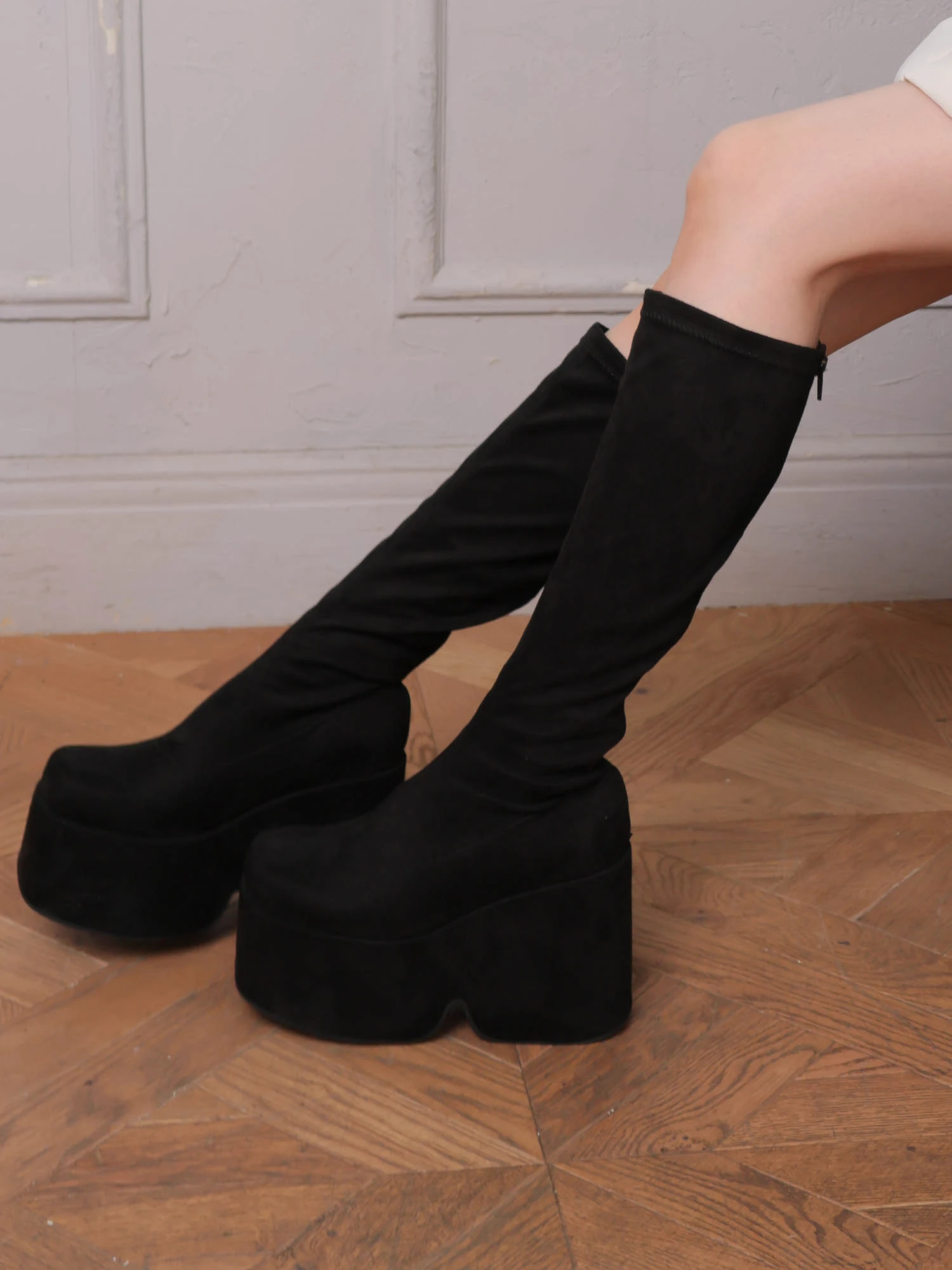 LIP SERVICE（リップサービス）｜ プラットフォームスクエアミドル