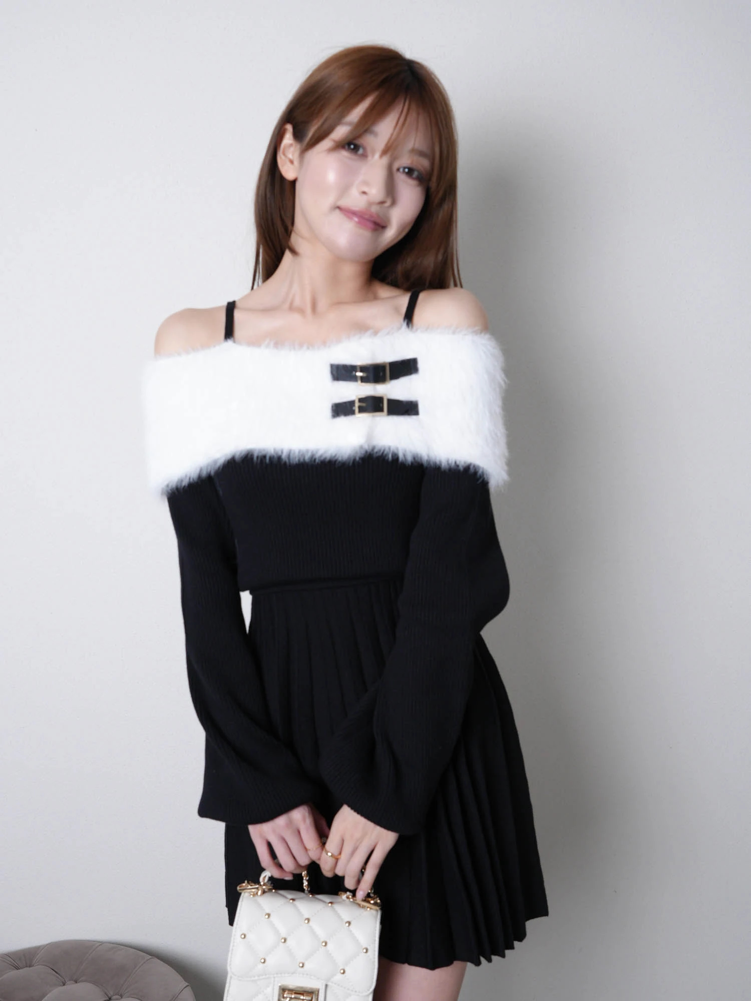 LIP SERVICE（リップサービス）｜ フェザーオフショルプリーツニット