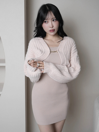 LIP SERVICE（リップサービス）｜ デコルテオープンフレアニット