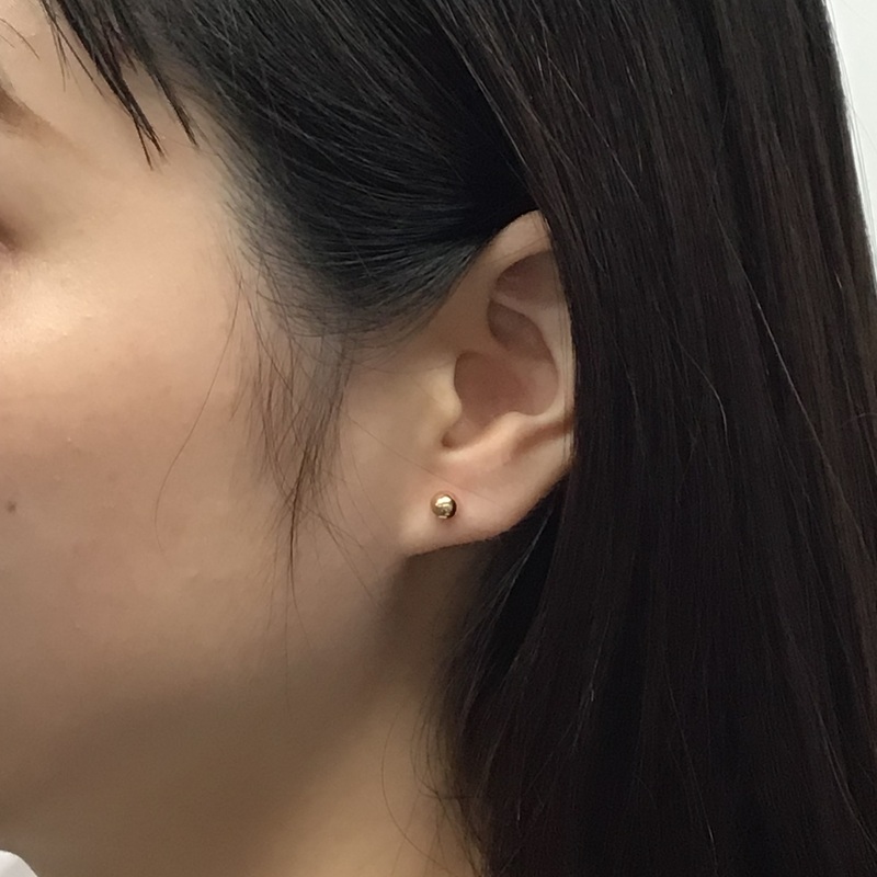 18金 ボールピアス（玉：約5mm）(イエローゴールド): スクール