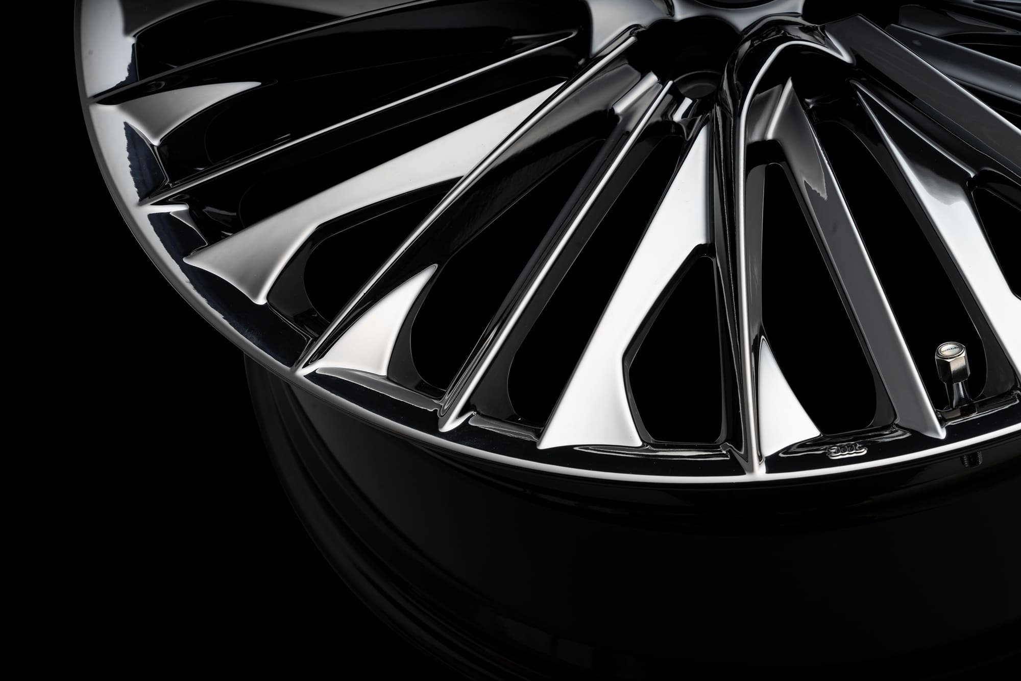 国産車】ジェニュインライン F001 タイヤ&ホイール4本セット – WALD