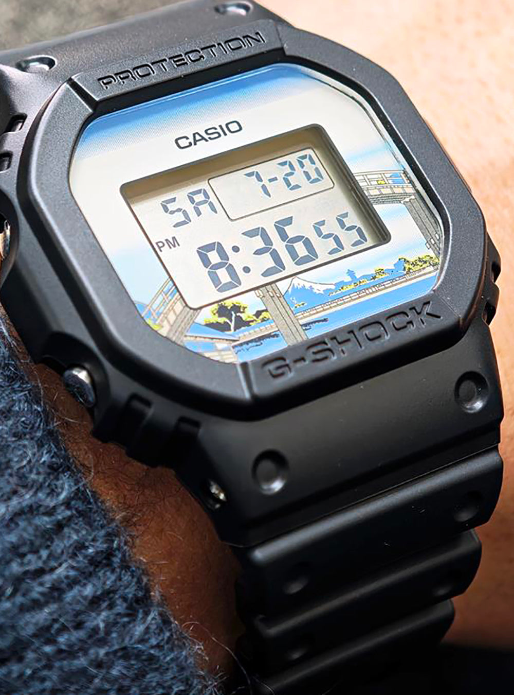 CASIO WATCH G-SHOCK HOKUSAI KATSUSHIKA DIGITAL 5600 SERIES DW-5600