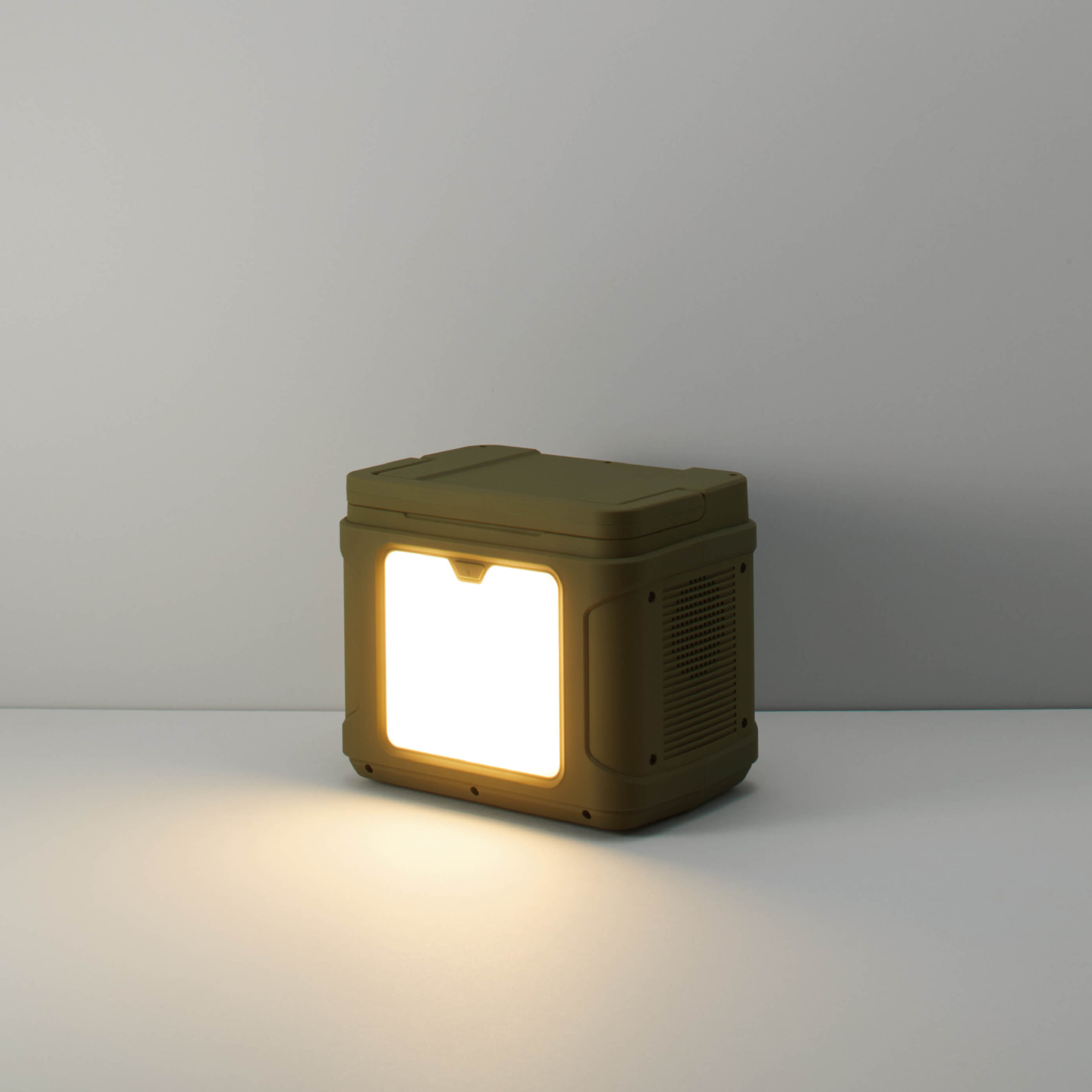 クラファンで話題！ 安心のパナソニック電池を搭載したポータブル電源