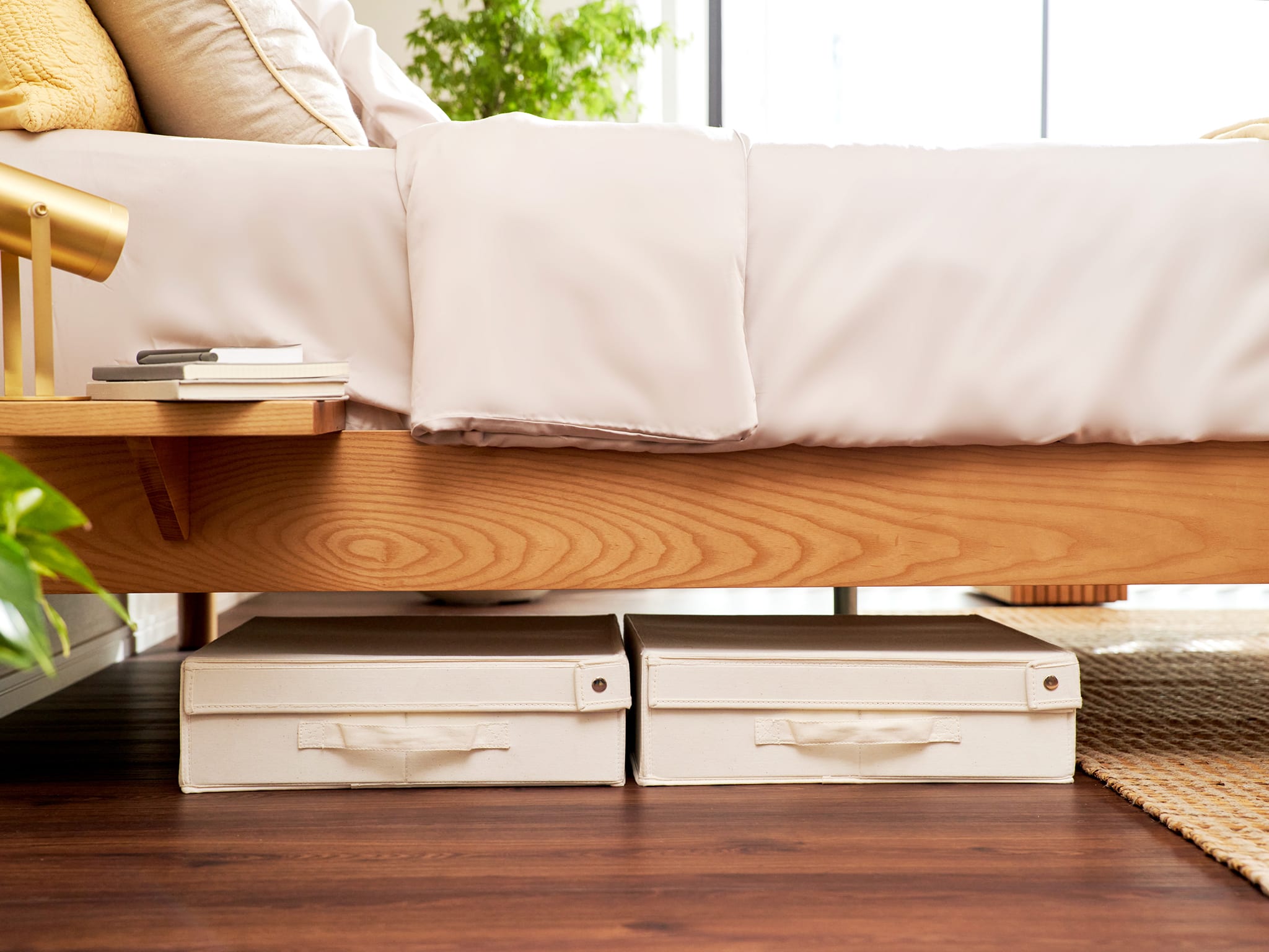 コアラアーバンベッドフレーム｜読書に最適なヘッドボード付き