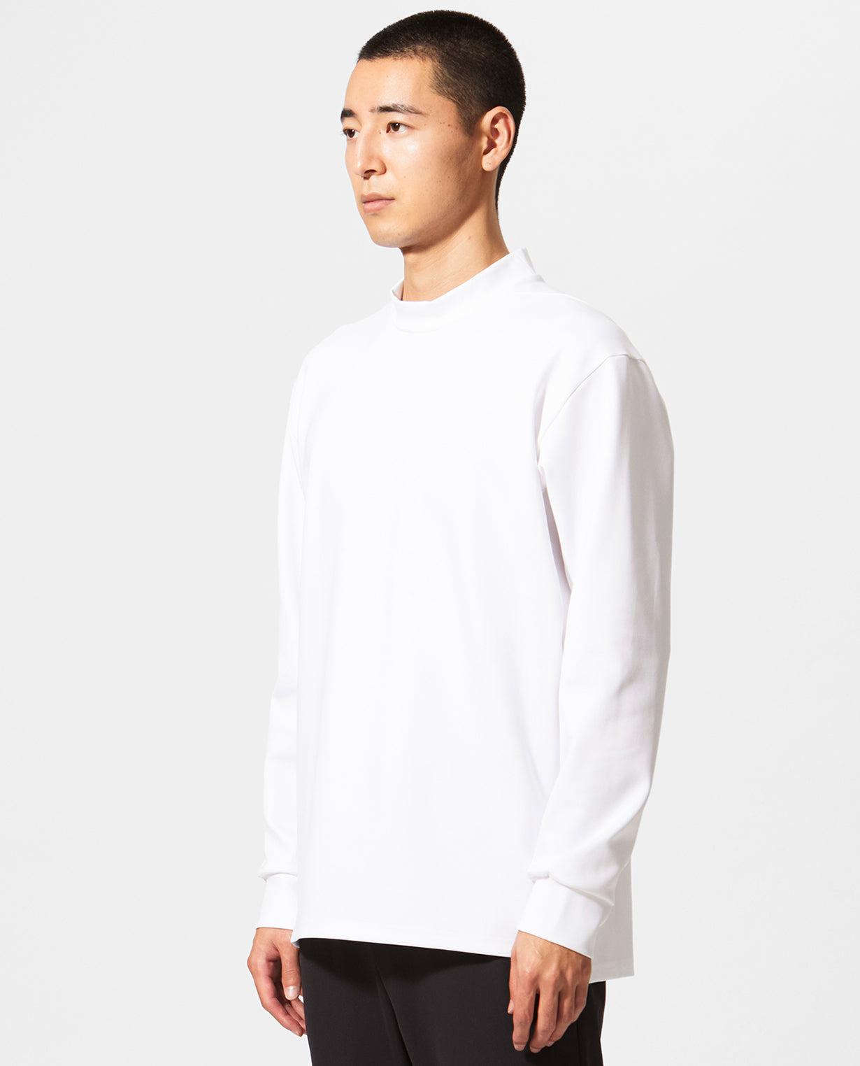 0_305_DG ”2D ダンボールニット” 長袖切替モックネック (ホワイト