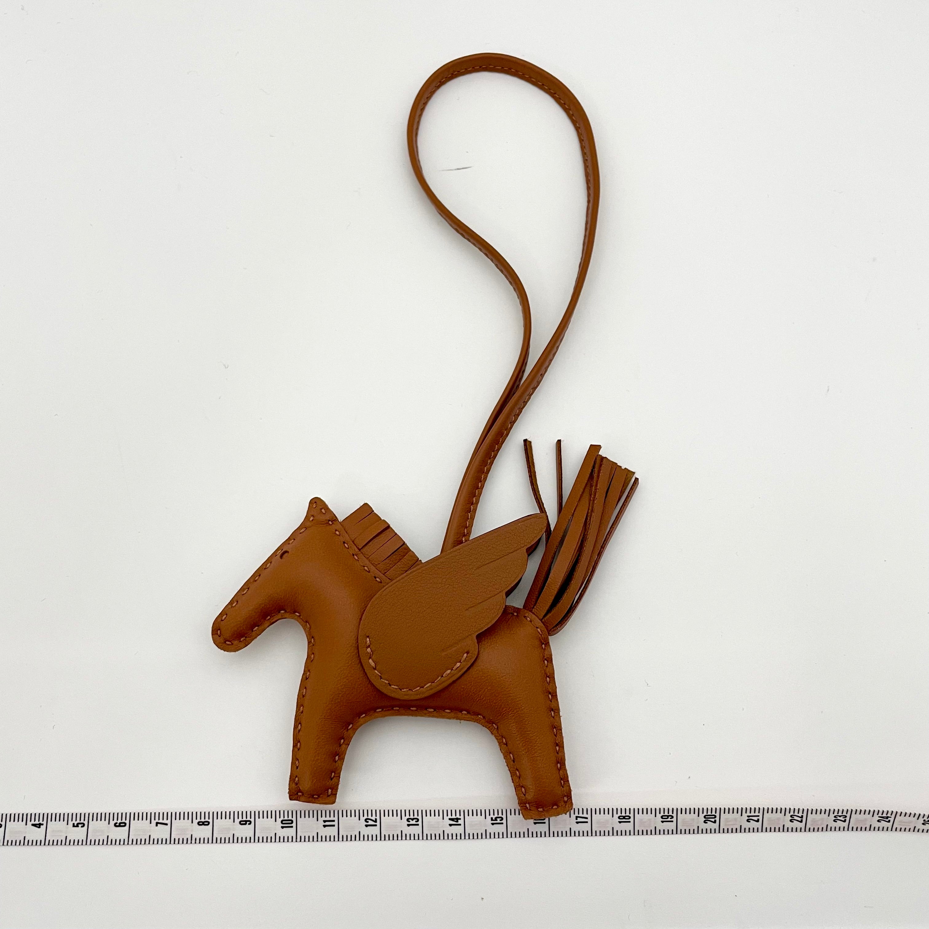 送料無料】HERMES （エルメス） ロデオ ペガサス PM チャーム ゴールド