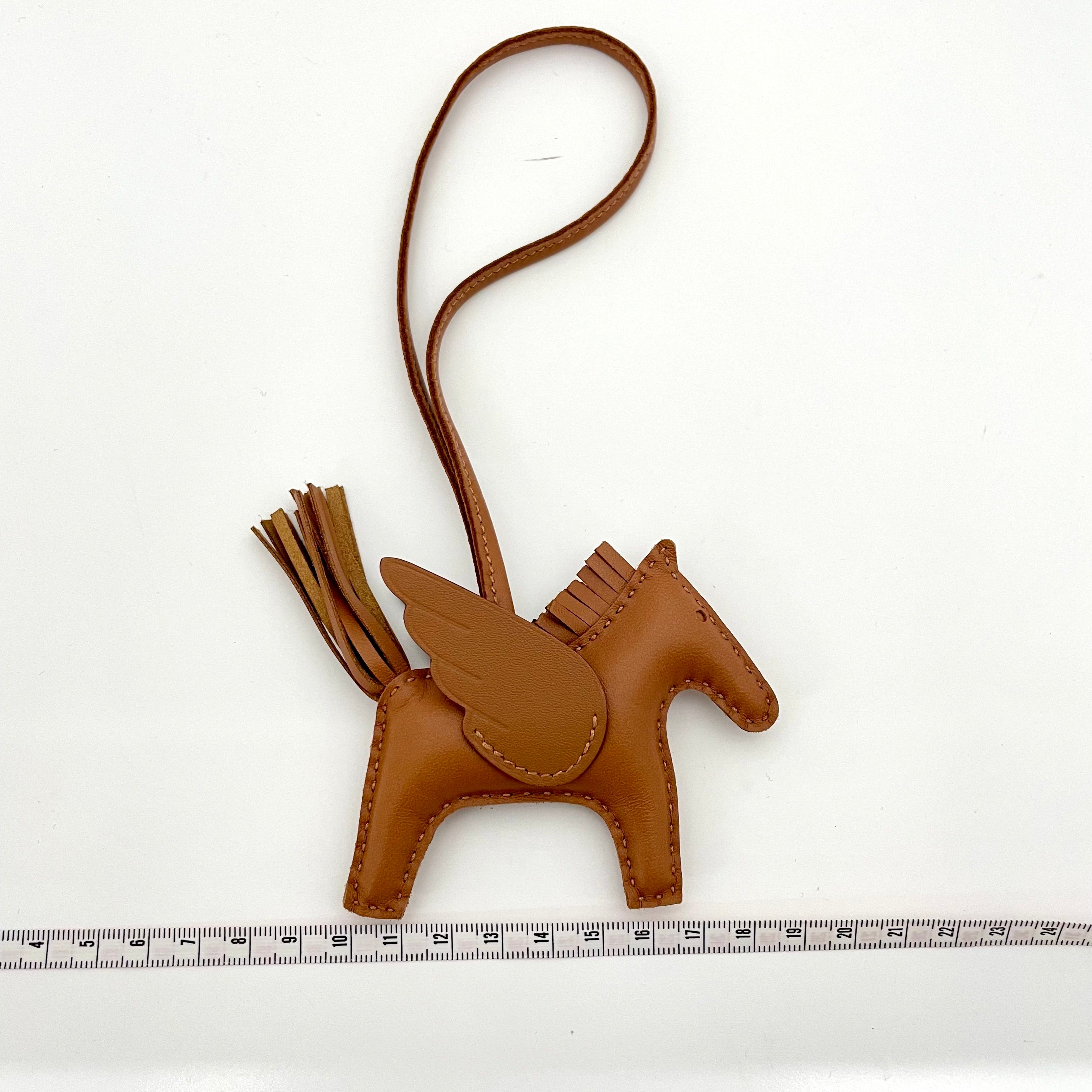 送料無料】HERMES （エルメス） ロデオ ペガサス PM チャーム ゴールド