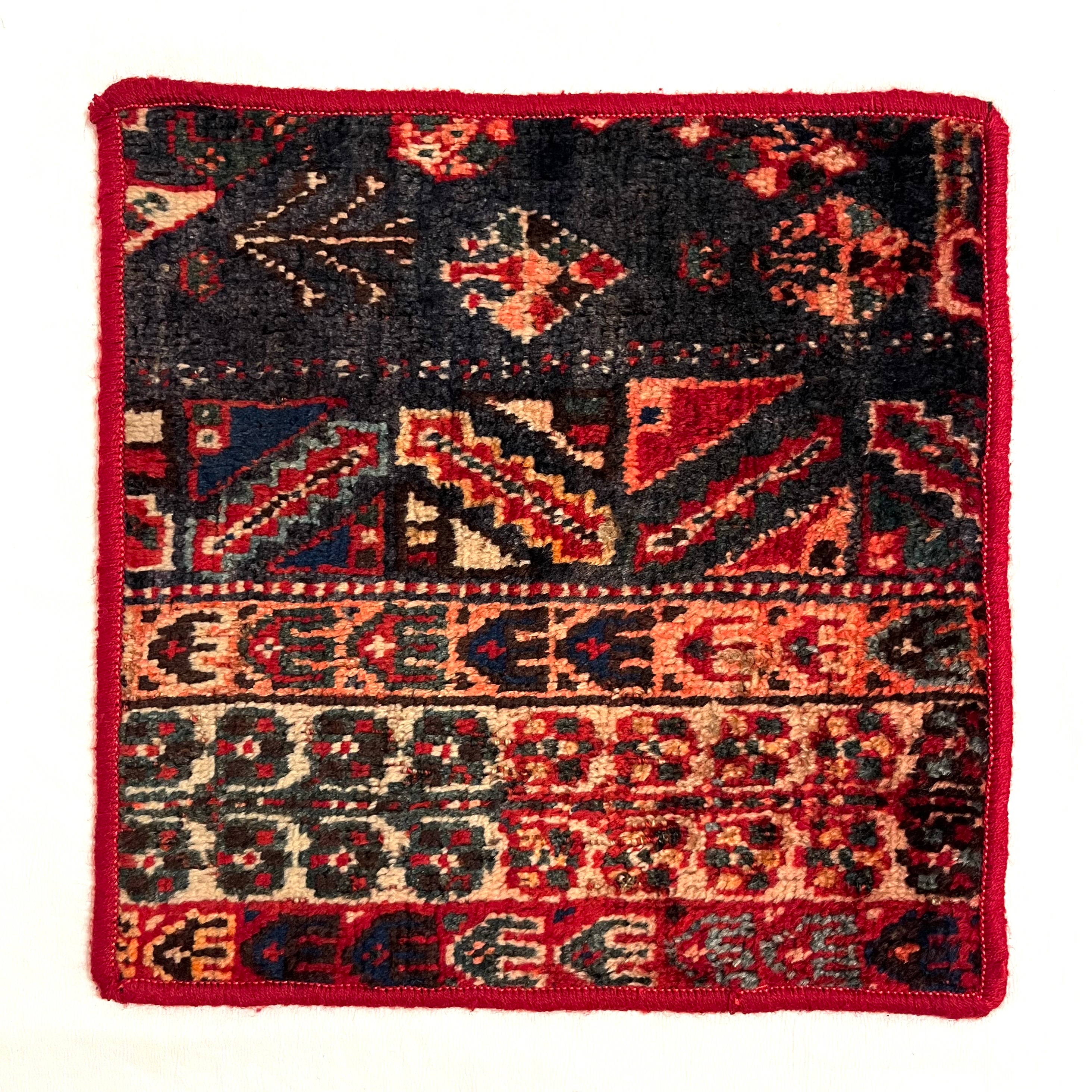 バクティアリ族のヴィンテージ四角ラグ – 金子駒商店