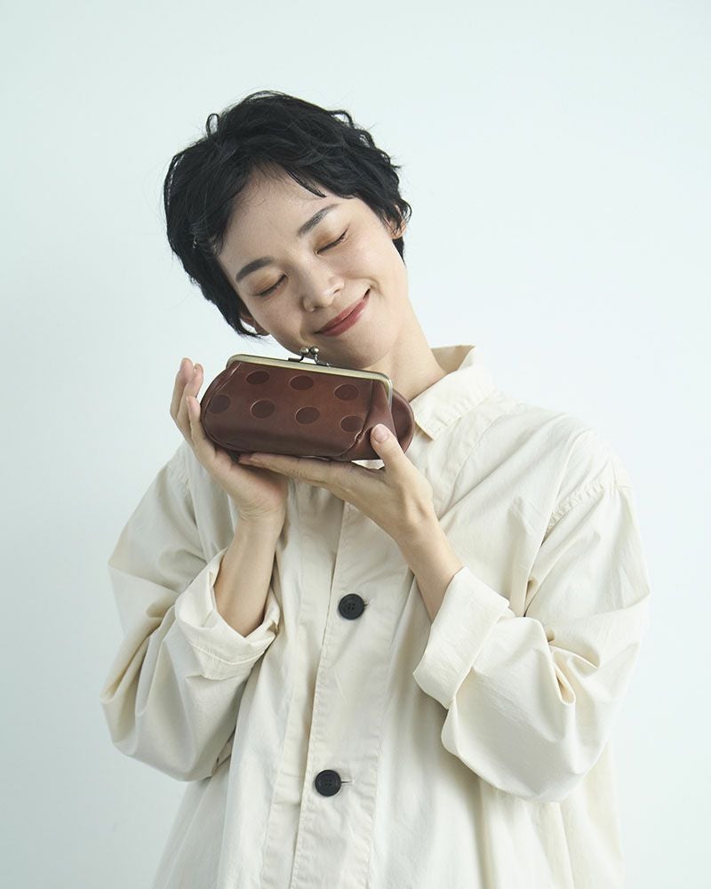 ふっくら形状でたっぷり入る「キャンディ バルーンがま口ポーチ