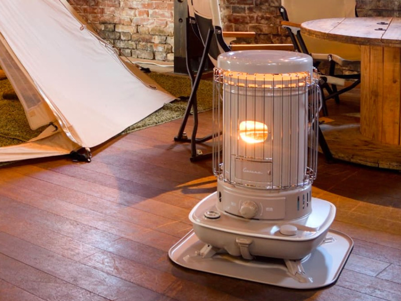 コロナのレトロな石油ストーブSL型に、新色「あずきミルク」限定販売