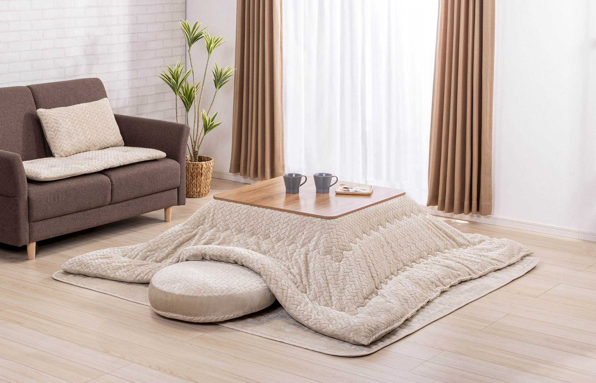 ヤマダ、リアルな木目柄の軽量こたつ「カルウッド」 - 家電 Watch