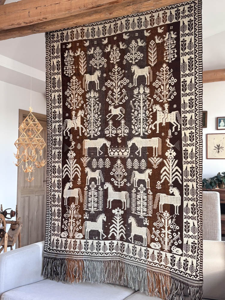 ヤノフ村の絵織物 クッションカバー 森の動物たち ヤノフ村の絵織物