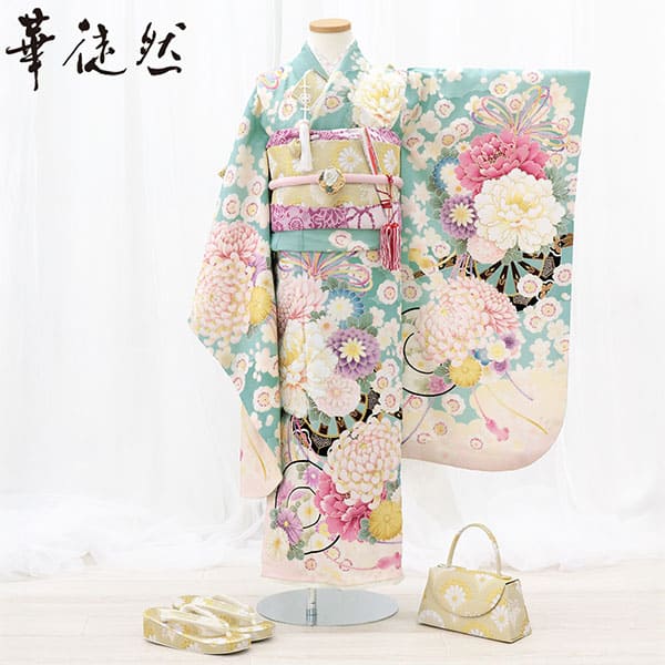 七五三着物レンタル／《華徒然》水色地に牡丹と源氏車の着物／七歳